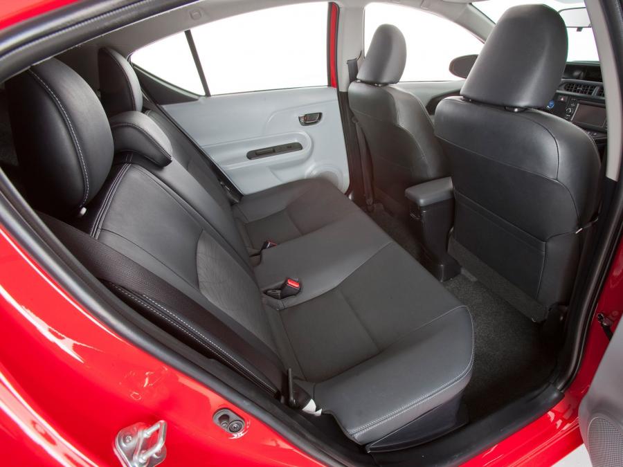  Toyota Prius C 2012 года  (фото 5 из 87)